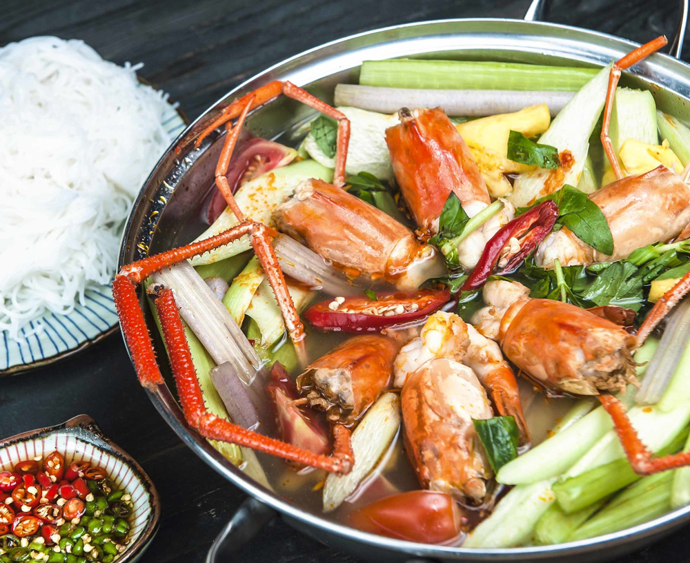 Đồ ăn trong thực đơn lẩu hải sản tại nhà hàng Buffet Poseidon được chế biến theo phong cách nào?
