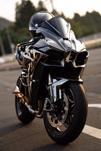 Hình ảnh Kawasaki Ninja H2R độ màu đen