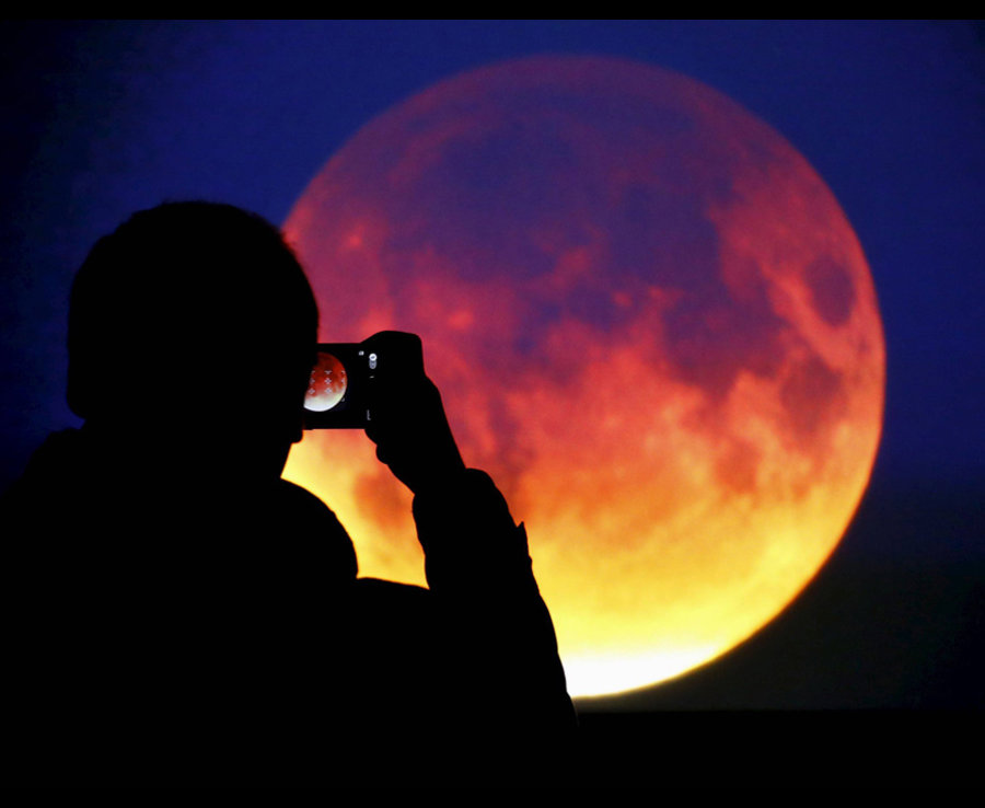 Hình ảnh mặt trăng máu cực đẹp
